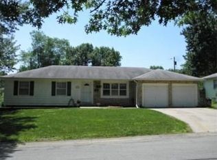 513 E Brier Dr, Olathe, KS 66061