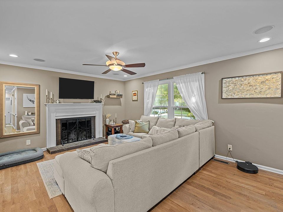 1st image of 6109 Whittier Dr