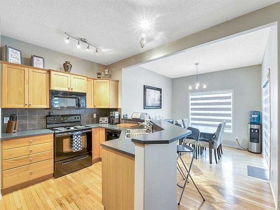 4th image of 408 W Rainbow Falls Way