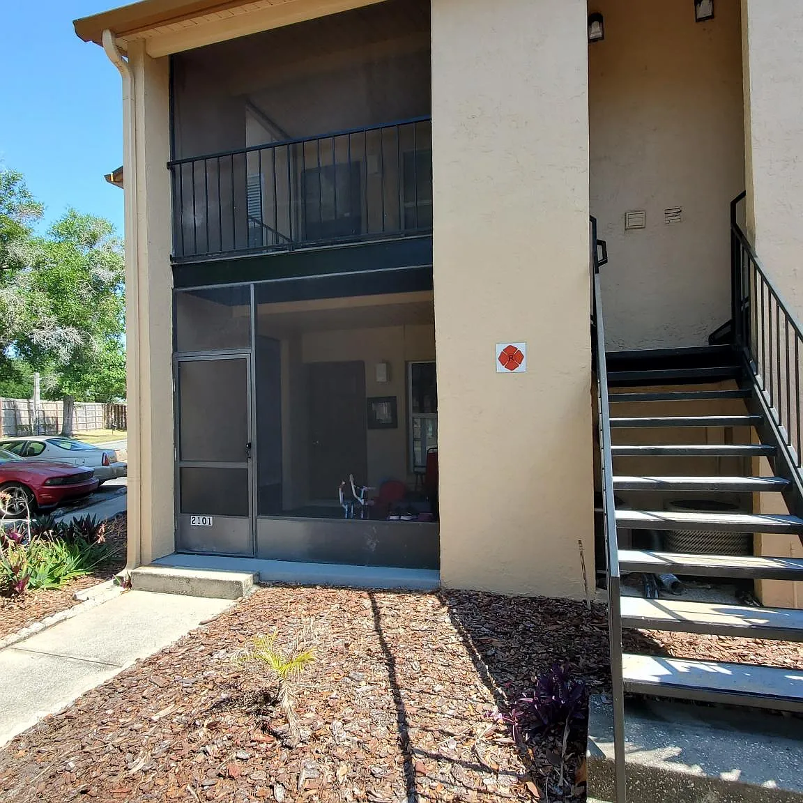 2 bed, 851 sqft, $1,695 — Photo 1