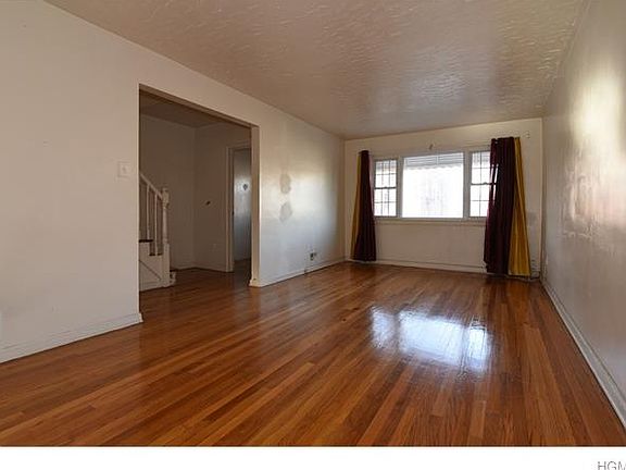 5th image of 928 E 225th St