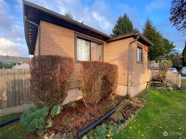 2116 SW Thistle Street, Seattle, WA 98106