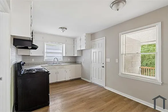 2616 Wood Dr NE — Photo 14