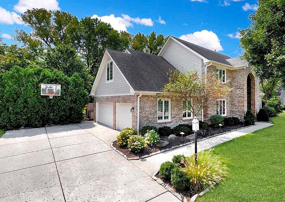 1st image of 6417 Calais Dr