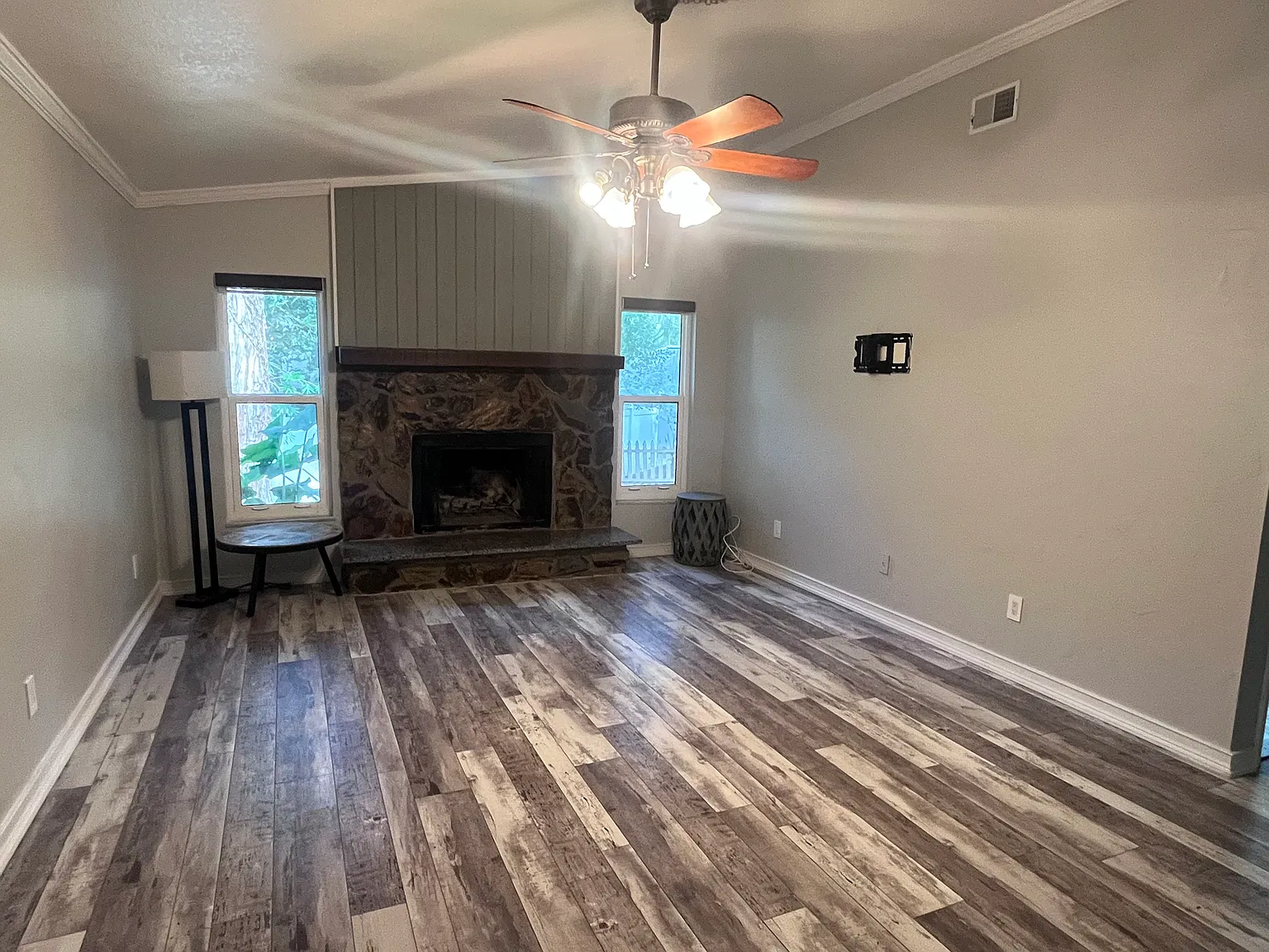 4 bed, 2694 sqft, $3,200 — Photo 3