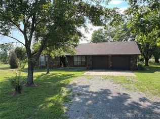 18479 S Lamons Rd, Tahlequah, OK 74464