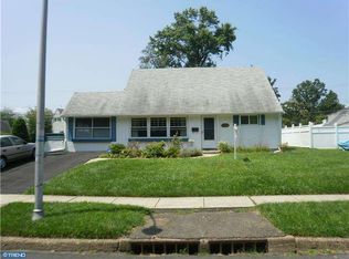 129 Plumbridge Dr, Levittown, PA 19056