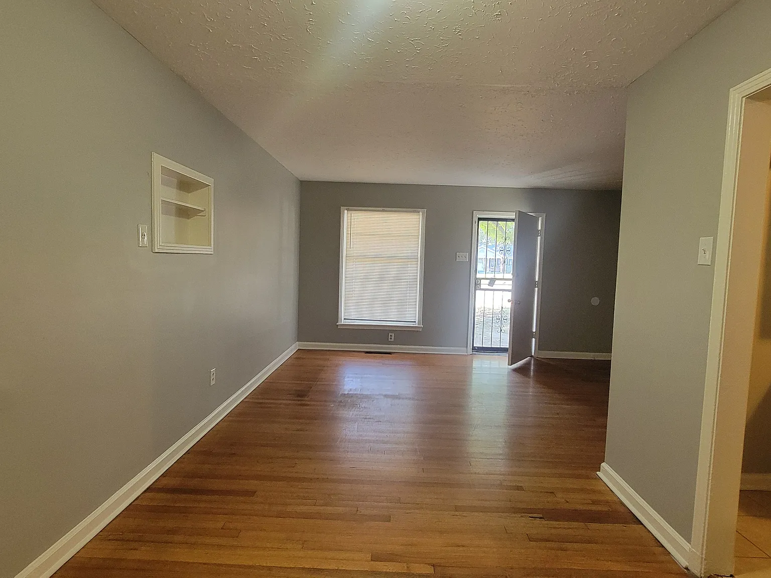 5-Bed, 1.5-Bathroom One-Story Home with Fenced Backyard — Photo 4