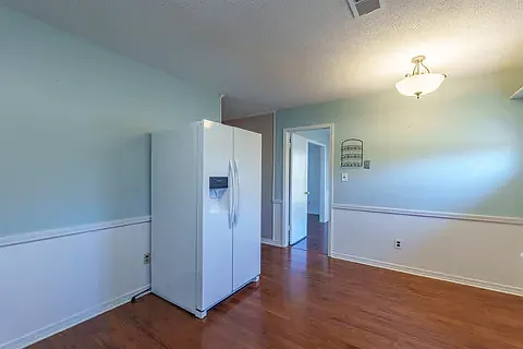 318 Wright Dr — Photo 3