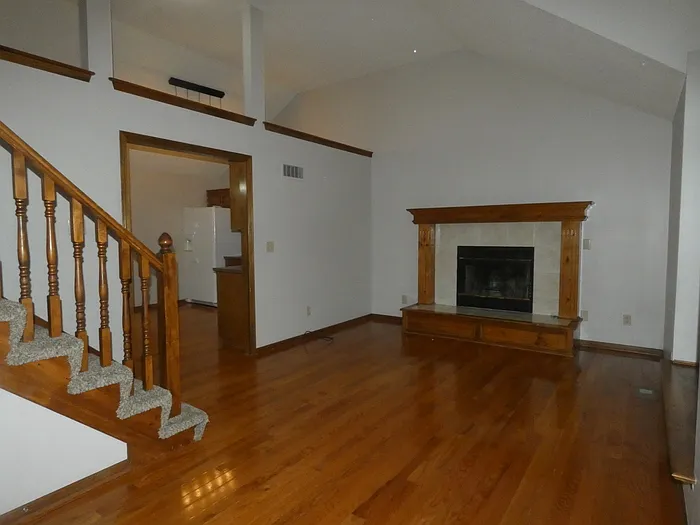3 bed, 2.5 bath, 1538 sqft, $2,100 — Photo 2