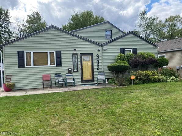 902 Russell Ave W, Akron, OH 44307