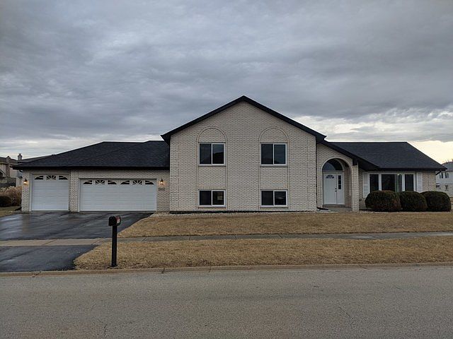 1st image of 19051 Amlin Ln