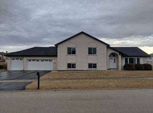 19051 Amlin Ln, Country Club Hills, IL 60478