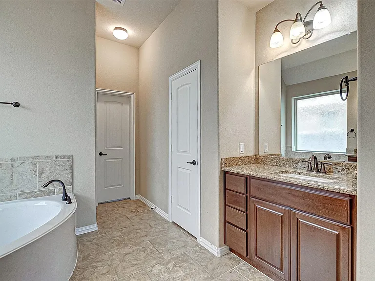 4814 Sequoia Park Ln — Photo 28