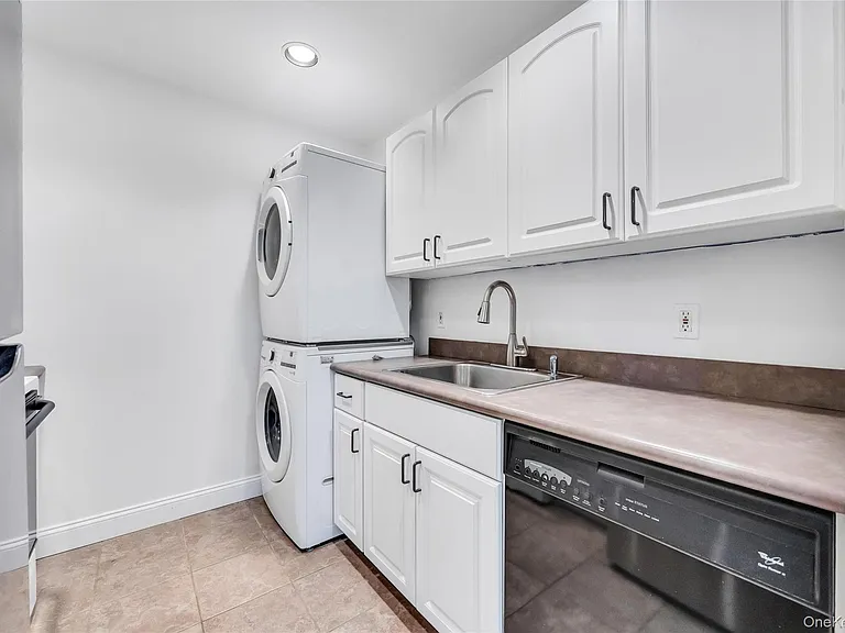 31 Richmond Blvd #1B — Photo 8