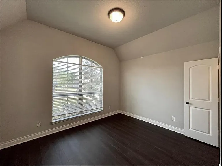 3323 Chandler Hollow Ln — Photo 17