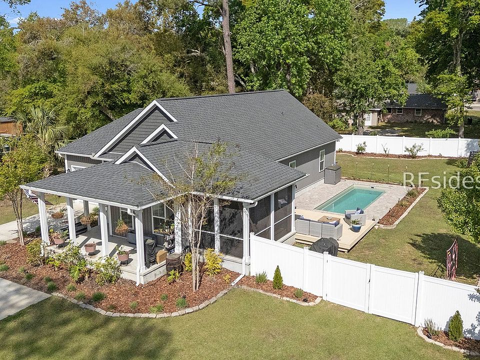 1st image of 4031 Shell Point Rd