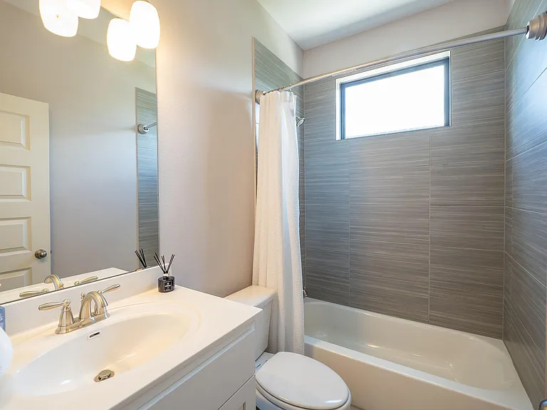 6409 Berkman Dr #4 — Photo 29