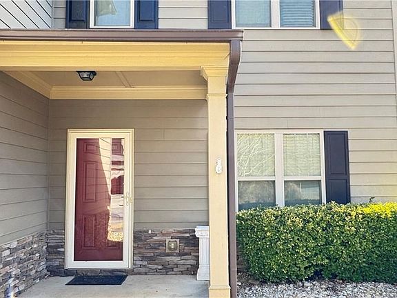 2nd image of 4408 Black Hills Dr NW
