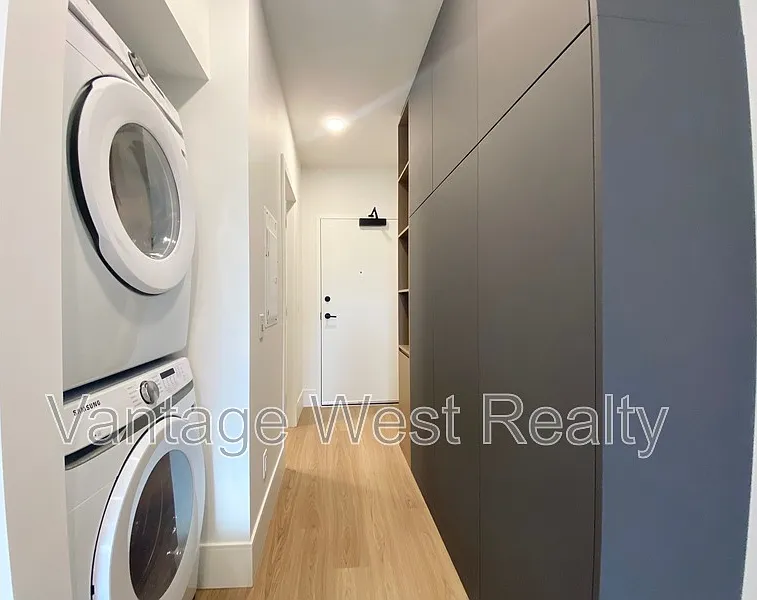 Studio, 1.0 bath, 342 sqft, $1,221 — Photo 3