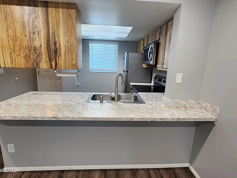 1710 University Ln #408 — Photo 3
