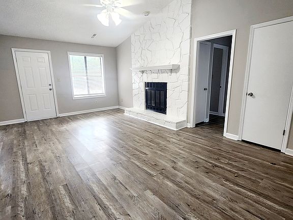 2nd image of 9714 Wallwood Dr SE