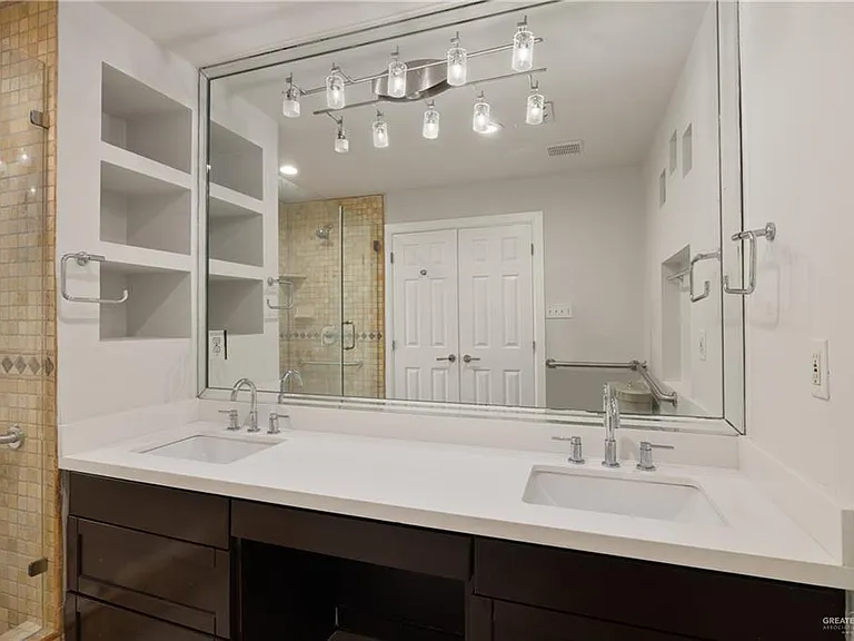 110 E Shasta Ave — Photo 8