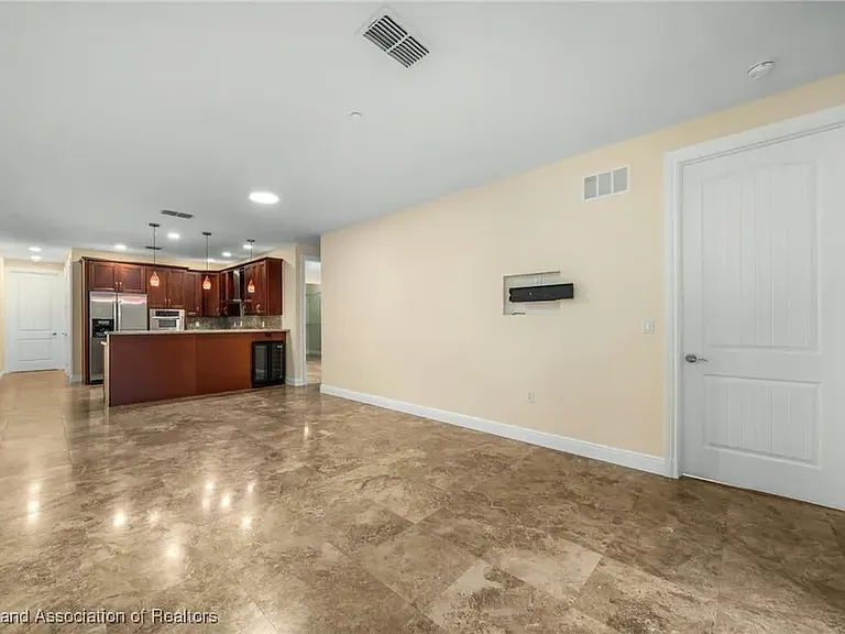2351 Lakeview Dr #A — Photo 3