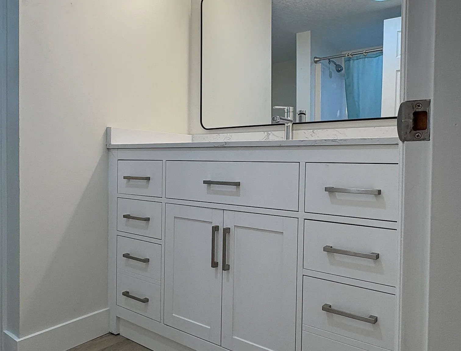 1 bed, 950 sqft, $1,650 — Photo 2