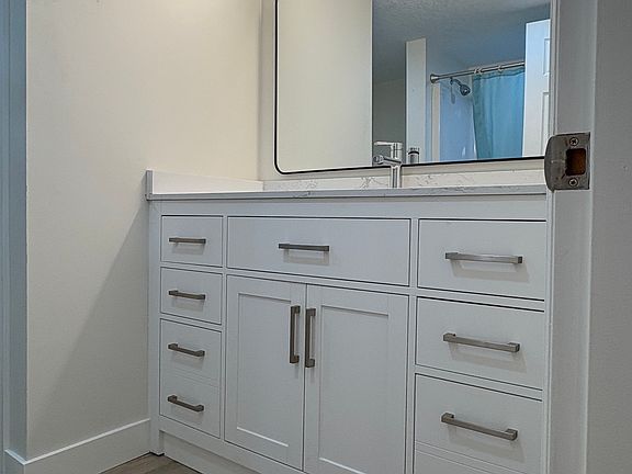 2nd image of 20 Gatacre St #2