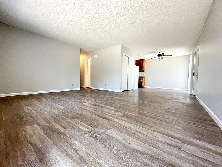 2350 Sea Breeze Dr — Photo 8