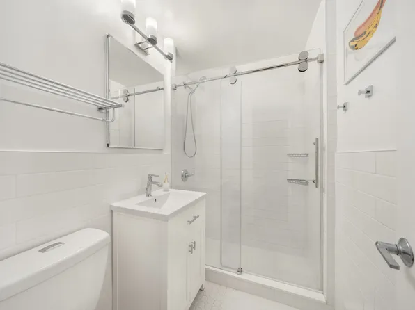 25 West 13th Street image 6 of 6