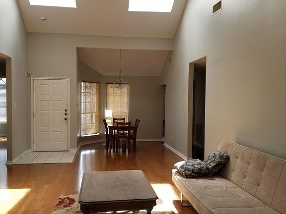 4th image of 12714 Skyknoll Ln
