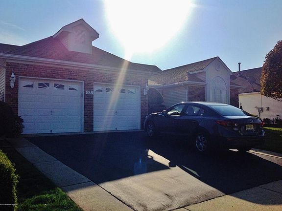 5th image of 85 Portsmouth Dr