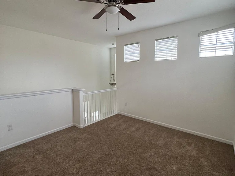 23140 York Ave — Photo 9