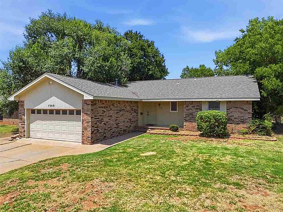 2nd image of 1509 Hanson Cir