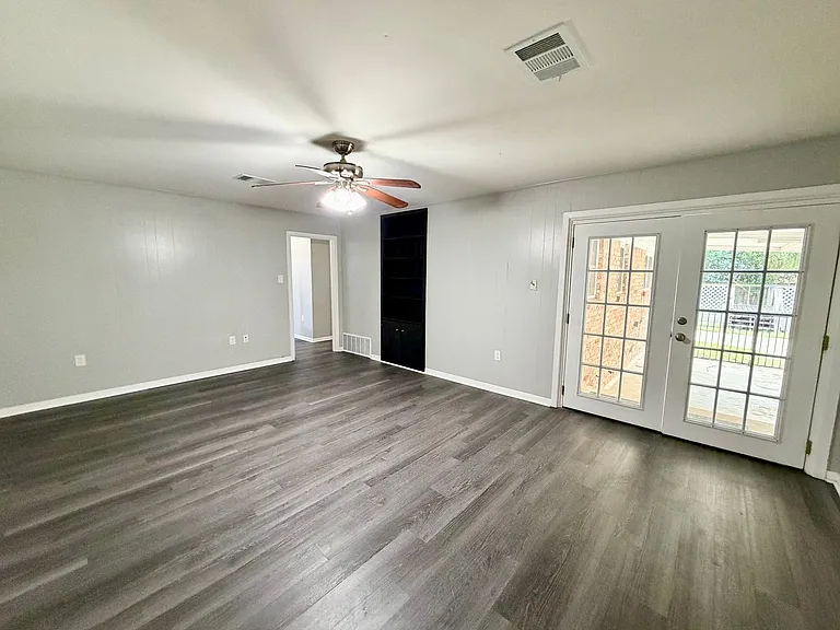 3310 Macarthur Dr — Photo 16