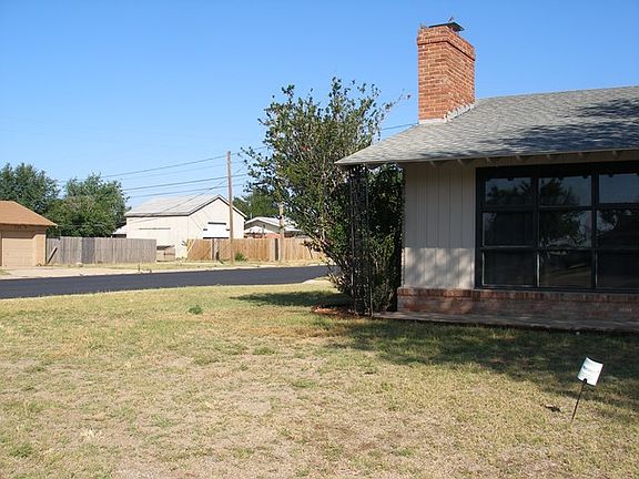 5th image of 201 N Eisenhower Dr