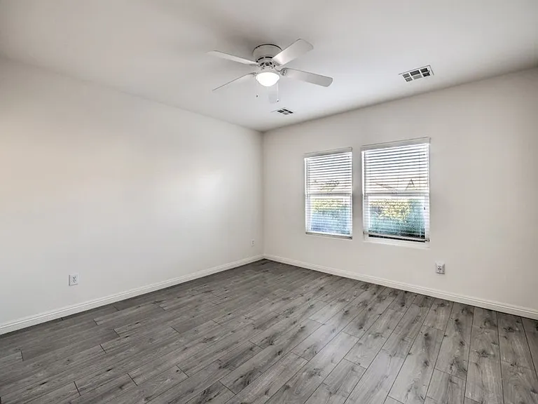 2103 Sawtooth Mountain Dr — Photo 19