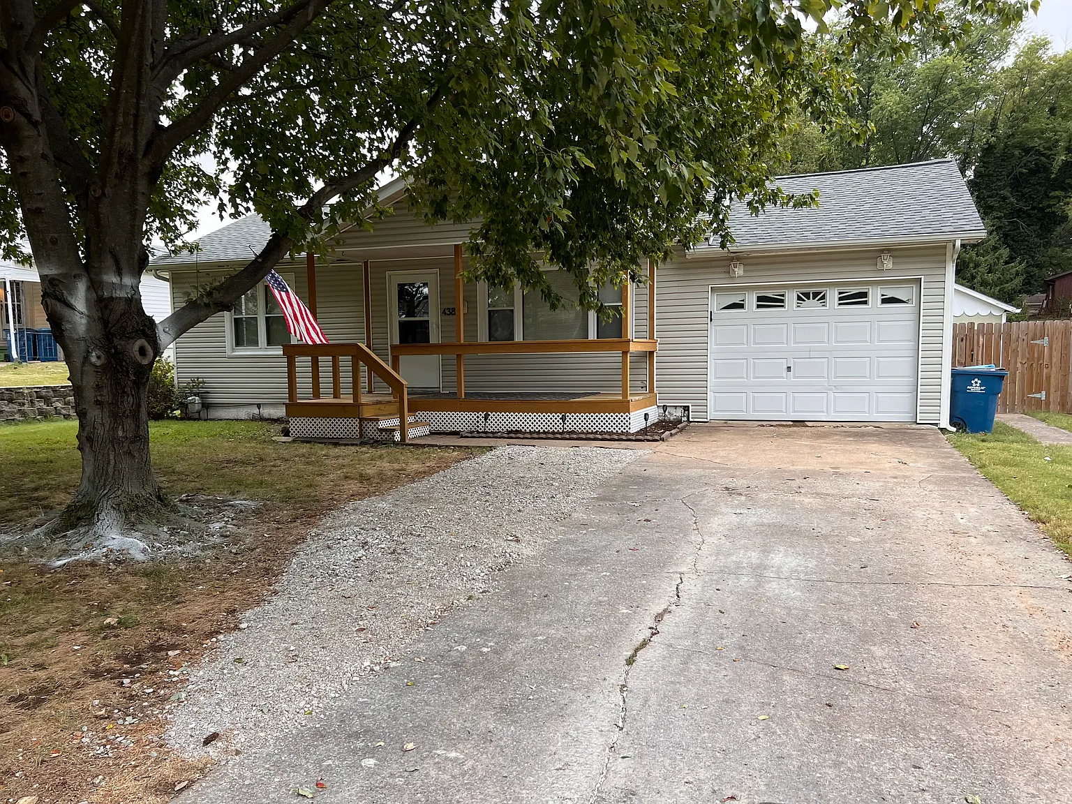 2 bed, 816 sqft, $1,360 — Photo 2