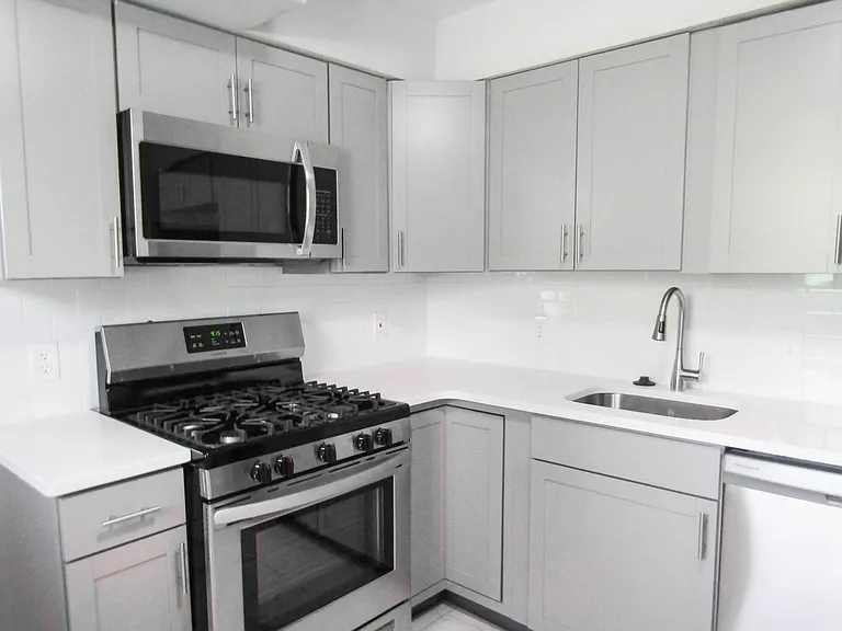 1240 E Washington Ln — Photo 17