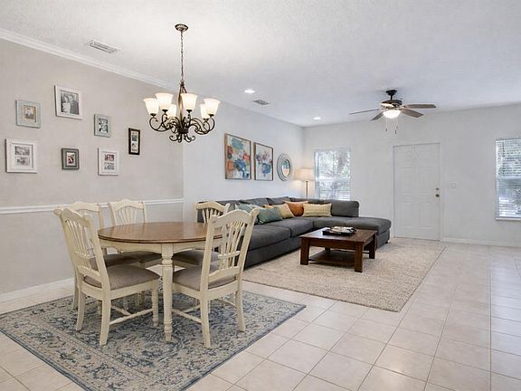 5th image of 216 Deepcove Rd