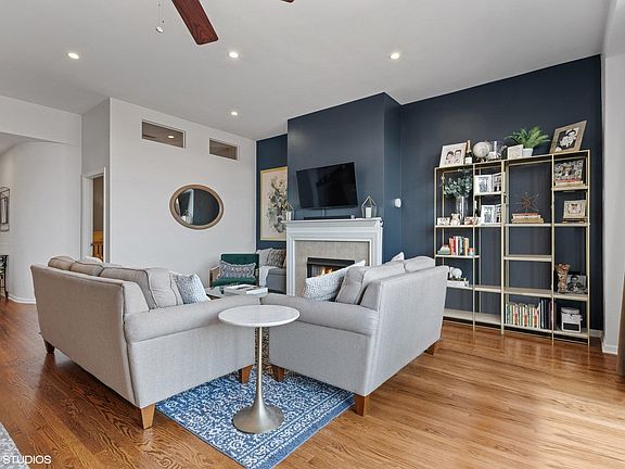 5th image of 1350 W Fullerton Ave #418