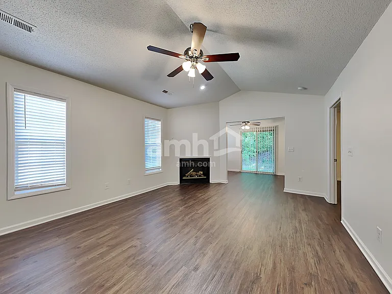 5500 Regent Village Dr — Photo 5
