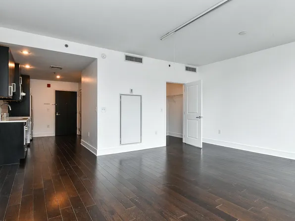 1100 Maxwell Lane image 2 of 17