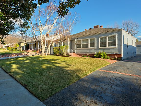 3rd image of 428 Cambridge Dr