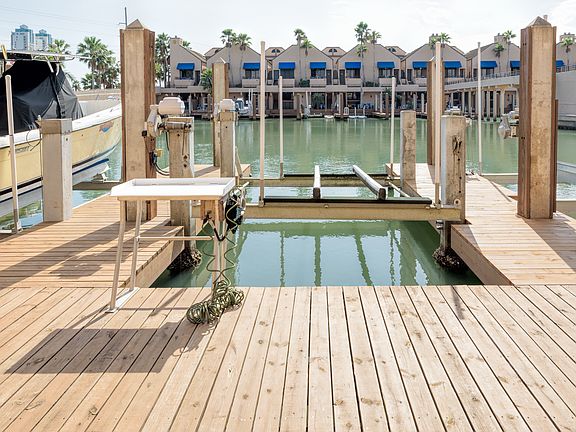 3rd image of 429 Padre Blvd #16