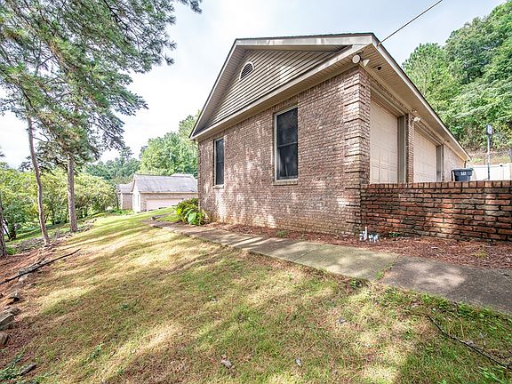 5th image of 1015 Idle Hour Dr