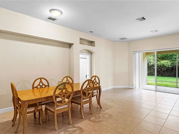 5th image of 4109 Abington Woods Cir