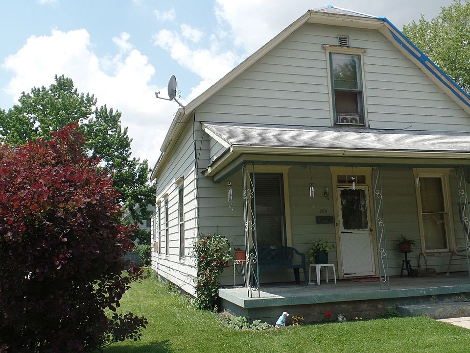 2nd image of 203 N Leighton St